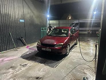 Ford Focus: 2004 г., 2 л, Автомат, Бензин, Седан