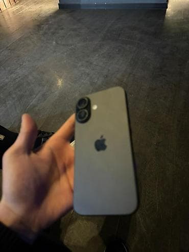 Apple iPhone: IPhone 16, Б/у, 128 ГБ, Black Titanium, 88 % — 2