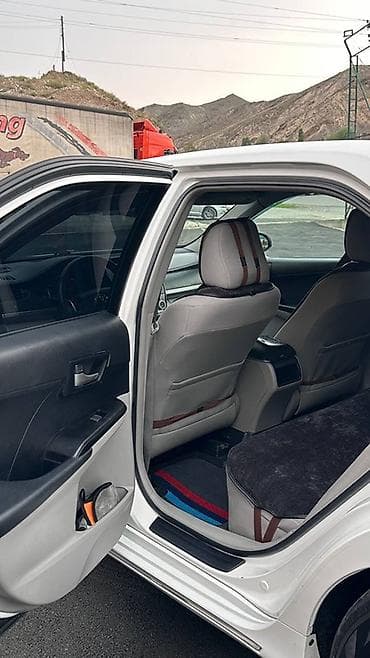 бублик машина: Toyota Camry: 2012 г., 2.5 л, Автомат, Бензин, Седан — 10