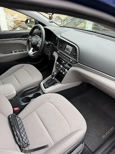Транспорт: Hyundai Elantra: 2019 г., 2 л, Автомат, Бензин, Седан — 7