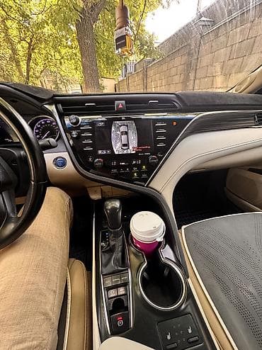 camry 5: Toyota Camry: 2018 г., 2.5 л, Гибрид, Седан — 6