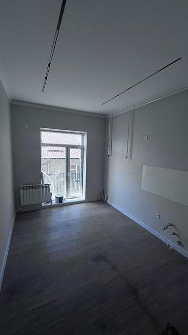 1: 1 комната, 32 м², Кара-Жыгач ж/м Индивидуалка, 2 этаж, Евроремонт — 1