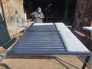 еврозабор сетка: Металлические заборные секции/ворота с жалюзийными ламелями - Тип — 3