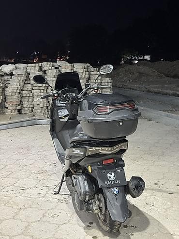 максис: Макси-скутер 150 куб. см, Бензин, Б/у — 3