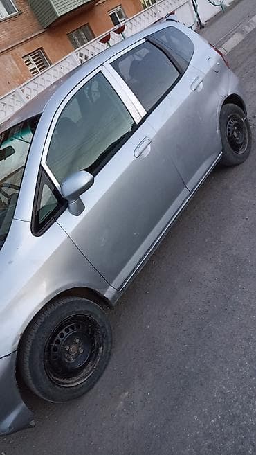 а 8: Honda Fit: 2002 г., 1.3 л, Автомат, Бензин, Хэтчбэк — 3