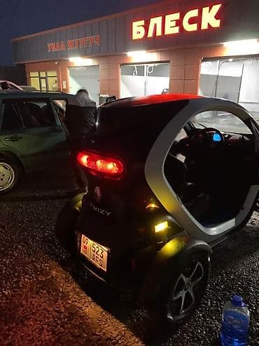 Renault: Renault Twizy: 2018 г., Вариатор, Электромобиль, Кабриолет — 3
