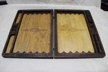 купить настольный хоккей: Нарды новые. Материалы: фанера березовая, вставки из красного дерева — 24