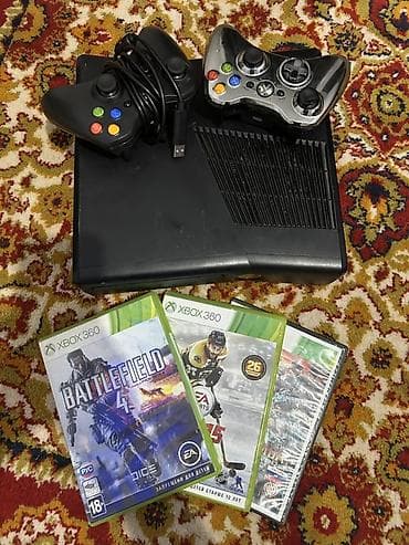 Xbox: Xbox 360 Slim (чёрная консоль) в комплекте с аксессуарами и играми. В — 4