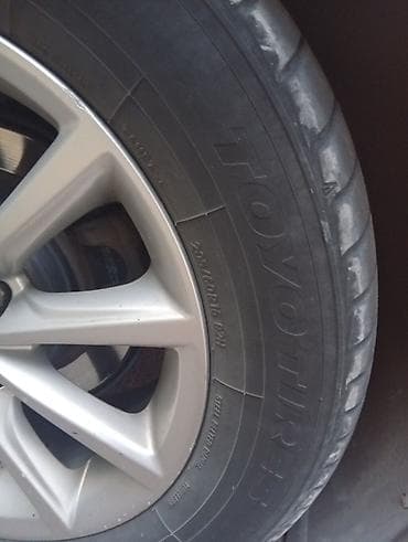 205 75 16: Летние шины Bridgestone 205/60 R16 92H на легкосплавных дисках - — 1