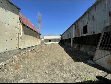 вдоль дороги: Сдается в аренду временка со складом 130м² с площадью участка 4 соток — 4