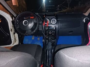 круглая ваза: ВАЗ (ЛАДА) Largus: 2014 г., 1.6 л, Механика, Бензин, Универсал — 4