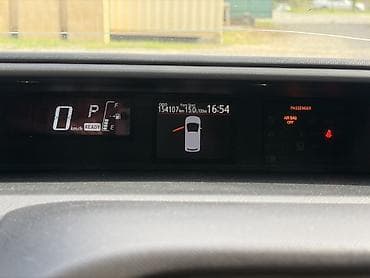 Транспорт: Toyota Prius C: 2016 г., 1.5 л, Автомат, Гибрид, Хэтчбэк — 7