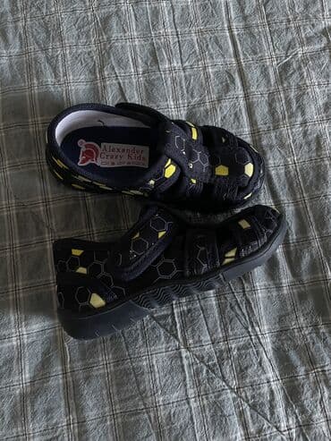 оптом дордой: Детские тапочки для сада и дома 
Как новые 
Размер 23 
Турция — 1