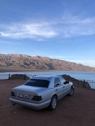mers e124: Mercedes-Benz W124: 1992 г., 2.2 л, Механика, Бензин, Седан — 4