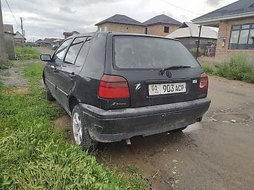 Унаа сатуу: Volkswagen Golf: 1993 г., 1.6 л, Кол менен иштөөчү, Бензин, Универсал — 2