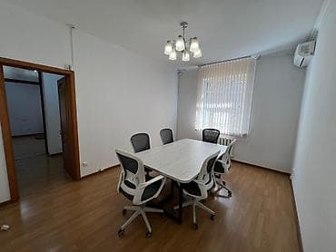 Үйлөр: 200 м², 7 бөлмө, Мед Академия, Жаныбарлары жок — 9