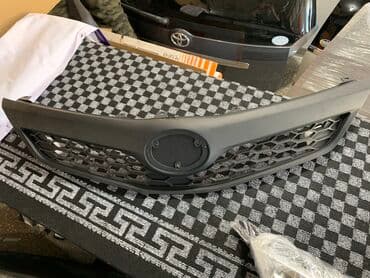 напольные вазы: Решетка радиатора Toyota Аналог — 1