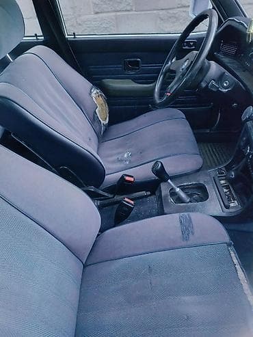 Транспорт: BMW 520: 1983 г., 2 л, Механика, Бензин, Седан — 6