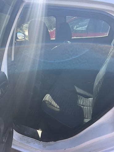 Транспорт: Mazda Demio: 2008 г., Кол менен иштөөчү, Бензин, Хетчбек — 6
