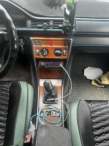 jac т9: Mercedes-Benz W124: 1995 г., 2 л, Механика, Бензин, Седан — 8