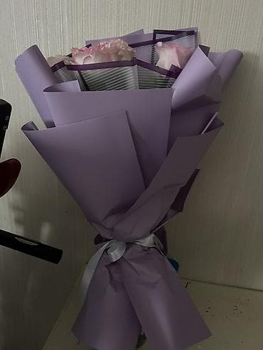 51 роза цена: Букет из роз пудрово-розового оттенка в стильной упаковке. - Состав — 3