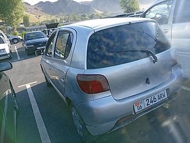 Toyota: Toyota Yaris: 1998 г., 0.1 л, Механика, Бензин, Хэтчбэк — 4