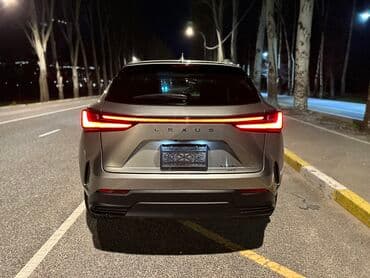 срочно продаю в связи с переездом: Lexus NX: 2022 г., 2.5 л, Вариатор, Бензин, Кроссовер — 4