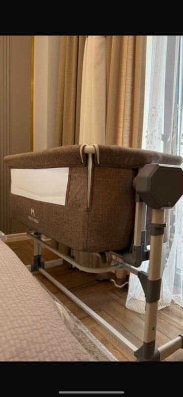 гнездо для новорожденных: Детская приставная кроватка, Б/у, С колесиками, цвет - Коричневый — 2