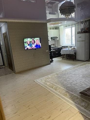 4 гор болница квартира: 3 комнаты, 42 м², Сталинка, 2 этаж, Дизайнерский ремонт — 3