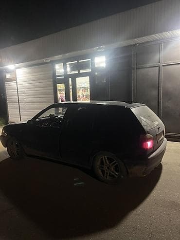 Volkswagen Golf: 1995 г., 1.6 л, Механика, Бензин, Хэтчбэк