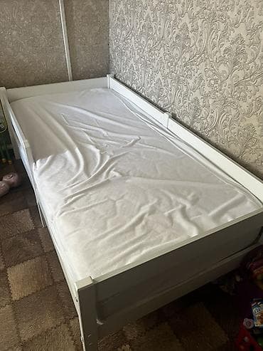 Детская кровать 1.60/80 с ортопедическим новым матрасом и наматрасник
