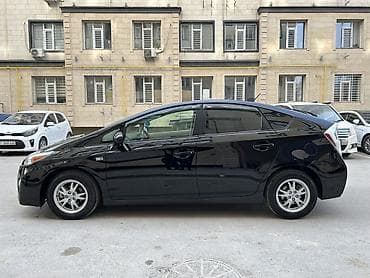 а 210: Toyota Prius: 2012 г., Гибрид, Хэтчбэк — 3