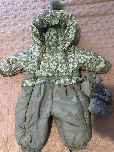 Детский зимний комбинезон-трансформер с варежками/пинетками. - Теплый at lalafo.kg Детский зимний комбинезон-трансформер с варежками/пинетками. - Теплый