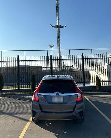 subaru legacy 2018: Honda Fit: 2015 г., 1.5 л, Вариатор, Бензин, Хэтчбэк — 4