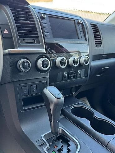 Toyota: Toyota Sequoia: 2020 г., 5.7 л, Автомат, Бензин, Внедорожник — 7