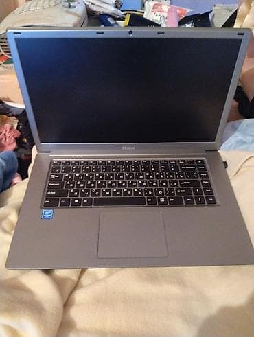 Ноутбук Haier, тонкий серебристый корпус, русско-английская клавиатура