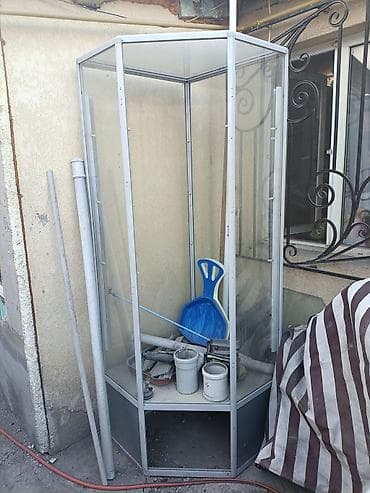 Шестигранная стеклянная витрина/шкаф-пенал - Каркас: алюминиевый