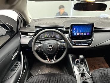 шевролет ковалт: Toyota Corolla: 2019 г., 1.8 л, Вариатор, Гибрид, Седан — 5