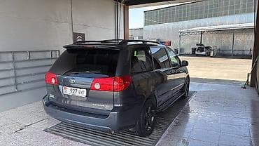 toyota 25: Toyota Sienna: 2010 г., 3.5 л, Автомат, Газ, Минивэн — 2
