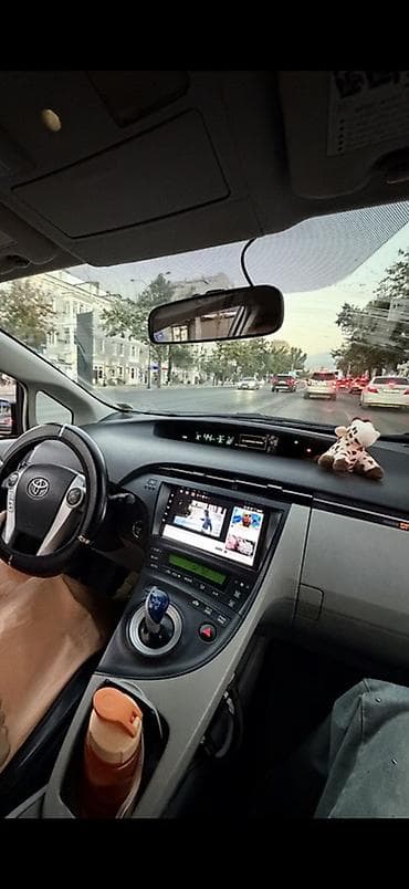 toyota prius 2016: Toyota Prius: 2011 г., 1.8 л, Автомат, Гибрид, Хэтчбэк — 3