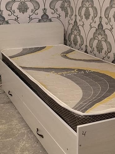 спальни бу: Односпальная кровать, С матрасом, длина - 200 см — 5