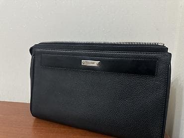 Бижутерия: Клатч сумка 
Бренда NERI KARRA
В отличном состоянии — 2