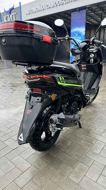 Мототехника: Тип скутера 200 куб. см, Бензин, Б/у — 8