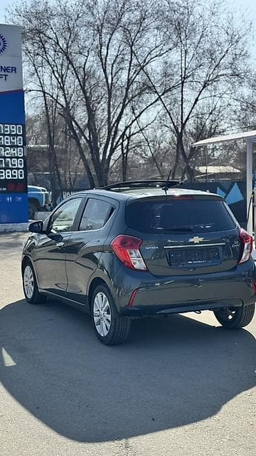 matiz 2013: Chevrolet Spark: 2016 г., 1 л, Автомат, Бензин, Хэтчбэк — 5