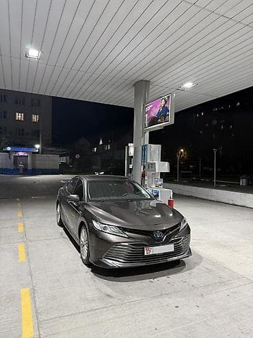Toyota Camry: 2018 г., 2.5 л, Автомат, Бензин, Седан