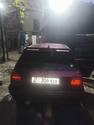 Volkswagen Golf: 1993 г., 1.8 л, Механика, Бензин, Хэтчбэк — 4