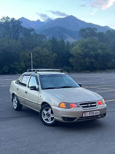 зеркало токмок: Daewoo Nexia: 2012 г., 1.6 л, Кол менен иштөөчү, Бензин, Седан — 2