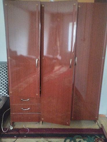 Шифоньер, шкаф для одежды, Прямой, ЛДСП at lalafo.kg Шифоньер, шкаф для одежды, Прямой, ЛДСП