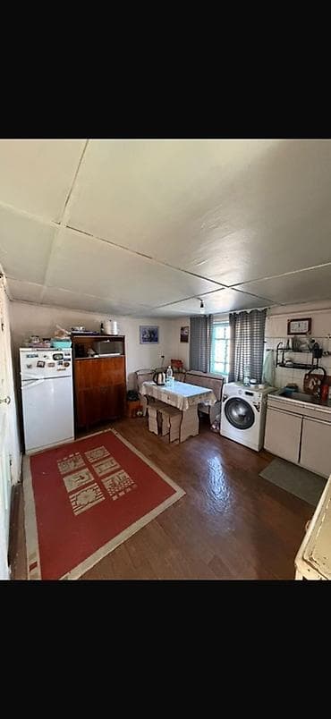 дома в пригороде: Срочно срочно продаю пол дома. район Азия-Молл 1 сотки земли 60м2 3 — 7