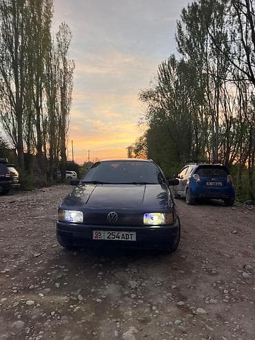 Volkswagen Passat: 1990 г., 1.8 л, Бензин, Седан